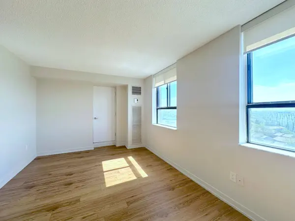 190 Clark BLVD #1112, Brampton, ON L6T 4A8