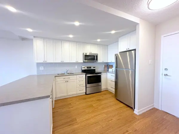 190 Clark BLVD #1112, Brampton, ON L6T 4A8