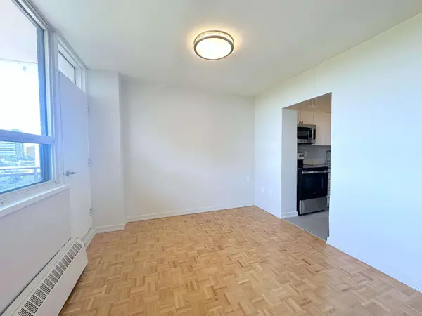 12 Rockford RD #708, Toronto C07, ON M2R 3A2