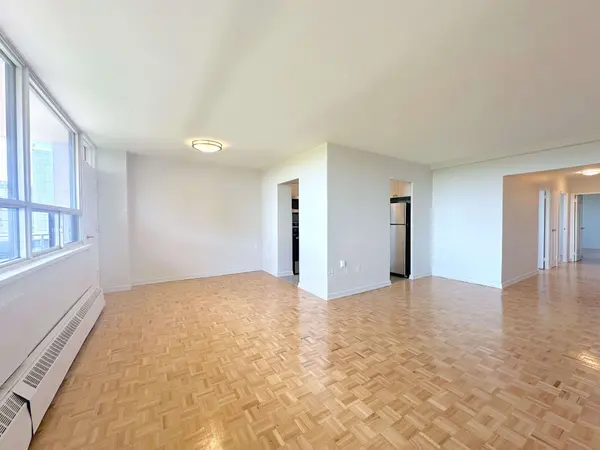12 Rockford RD #708, Toronto C07, ON M2R 3A2