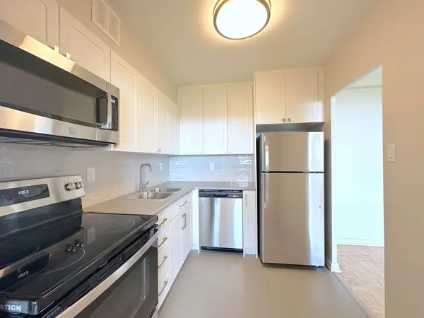 12 Rockford RD #708, Toronto C07, ON M2R 3A2