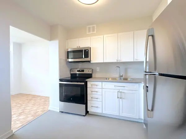 12 Rockford RD #708, Toronto C07, ON M2R 3A2