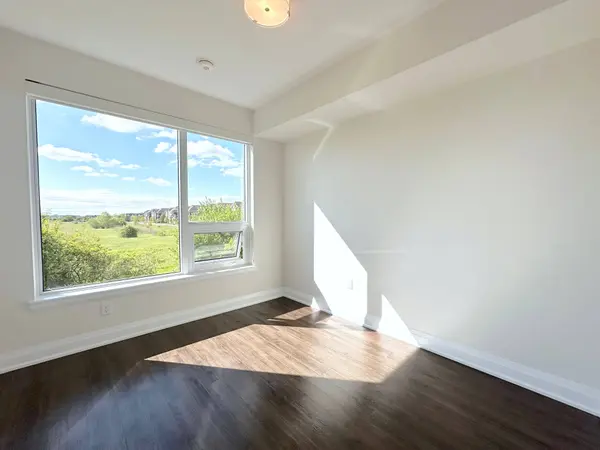 2333 Taunton RD #209, Oakville, ON L6H 0N5