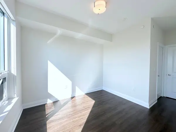 2333 Taunton RD #209, Oakville, ON L6H 0N5