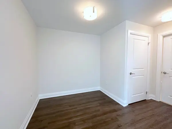2333 Taunton RD #209, Oakville, ON L6H 0N5
