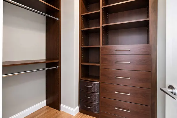 88 Park Lawn RD #303, Toronto W06, ON M8Y 0B5