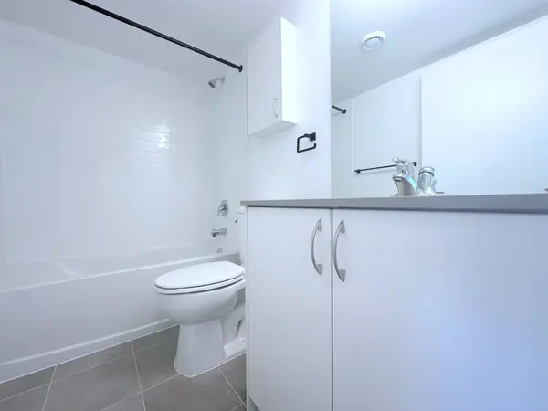 25 Kitney DR #423, Ajax, ON L1S 4S4