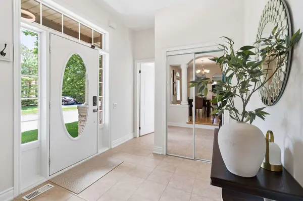 240 Duskywing WAY, Oakville, ON L6L 6X5