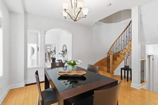 240 Duskywing WAY, Oakville, ON L6L 6X5