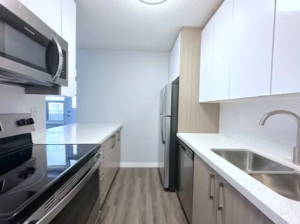 265 Main ST #303, Toronto E02, ON M4C 4X3