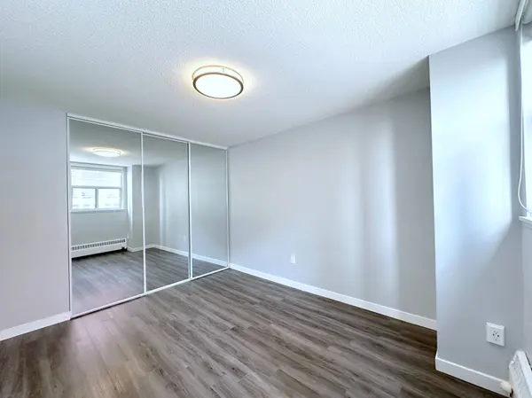 265 Main ST #303, Toronto E02, ON M4C 4X3