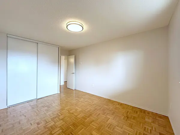 30 Denton AVE #1021, Toronto E06, ON M1L 4P2