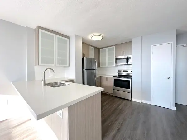 2575 Danforth AVE #2109, Toronto E02, ON M4C 1L5