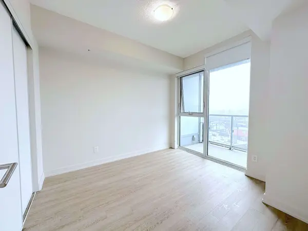 763 Woodbine AVE #605, Toronto E02, ON M4E 2J4