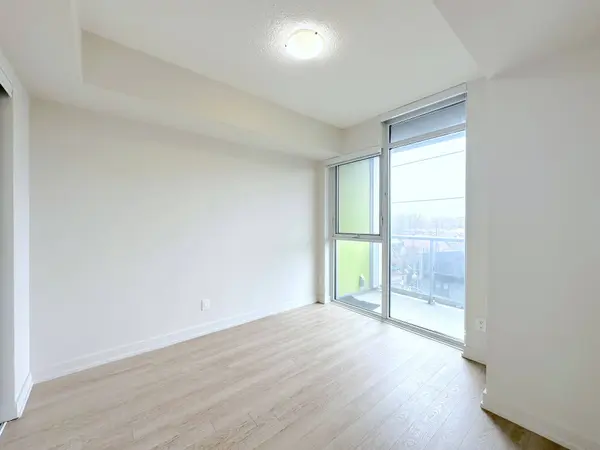763 Woodbine AVE #406, Toronto E02, ON M4E 2J4
