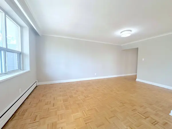 276 St Clair AVE W #104, Toronto C02, ON M4V 1R9