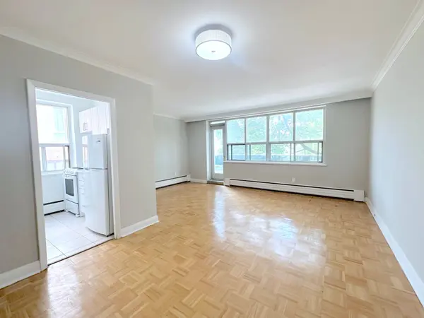 276 St Clair AVE W #104, Toronto C02, ON M4V 1R9