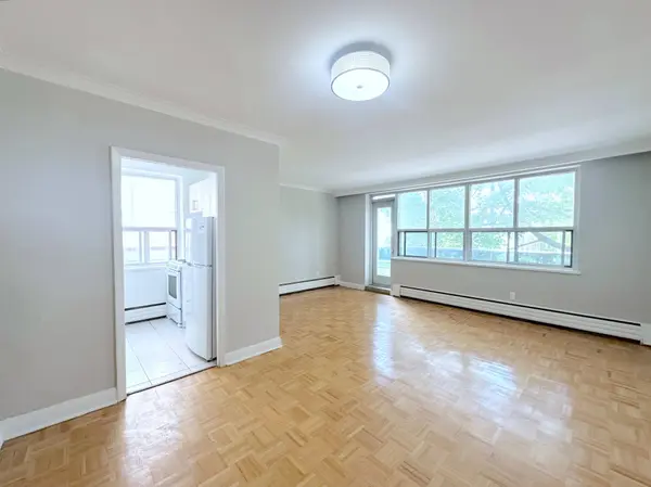 276 St Clair AVE W #104, Toronto C02, ON M4V 1R9