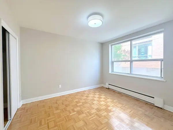 276 St Clair AVE W #104, Toronto C02, ON M4V 1R9