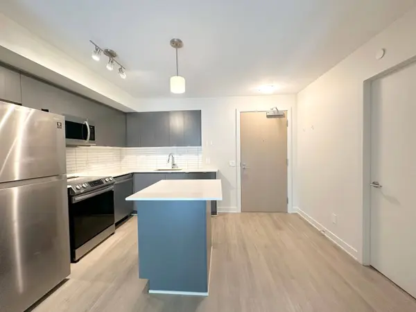 3385 Dundas ST W #303, Toronto W02, ON M6S 2S2