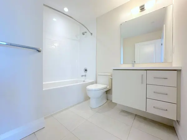 2333 Taunton RD #411, Oakville, ON L6H 0N5