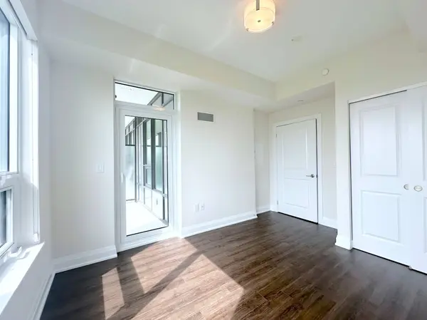 2333 Taunton RD #411, Oakville, ON L6H 0N5