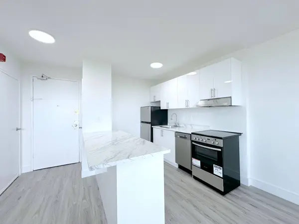 79 Jameson AVE #303, Toronto W01, ON M6K 2V3