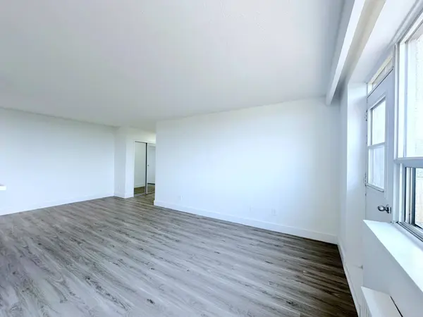 79 Jameson AVE #301, Toronto W01, ON M6K 2V3