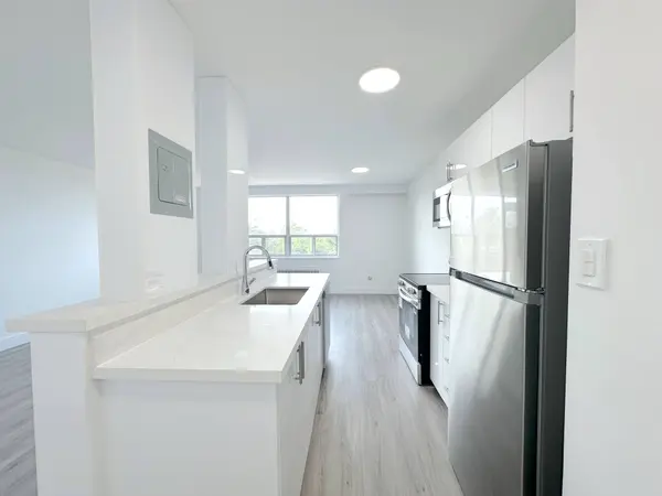 79 Jameson AVE #301, Toronto W01, ON M6K 2V3