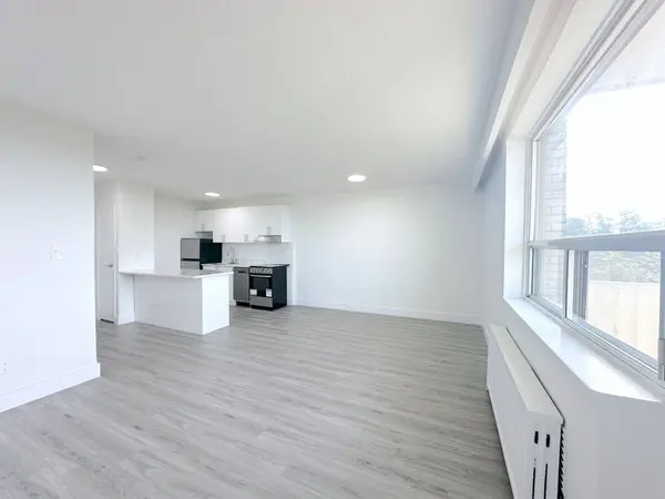 79 Jameson AVE #303, Toronto W01, ON M6K 2V3