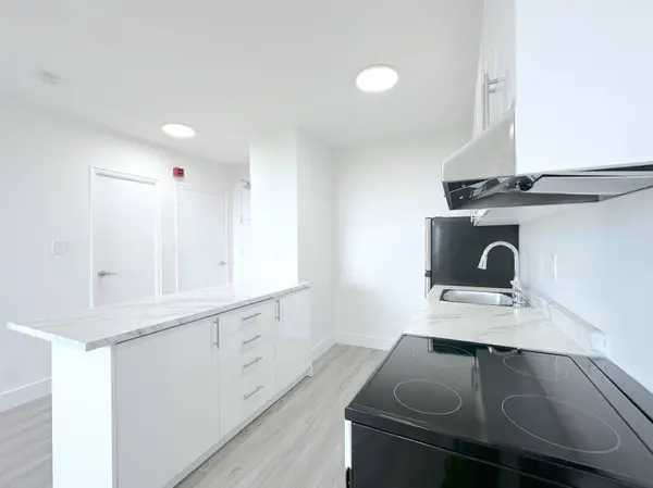 79 Jameson AVE #303, Toronto W01, ON M6K 2V3