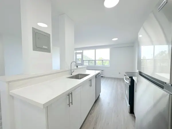 79 Jameson AVE #301, Toronto W01, ON M6K 2V3