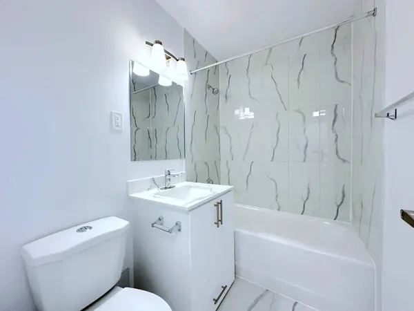 79 Jameson AVE #303, Toronto W01, ON M6K 2V3