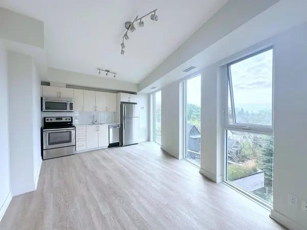 763 Woodbine AVE #613, Toronto E02, ON M4E 2J4