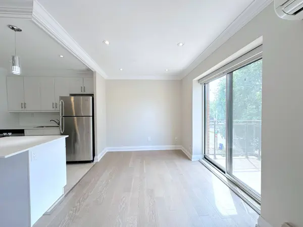 135 Allan ST #310, Oakville, ON L6J 3N4