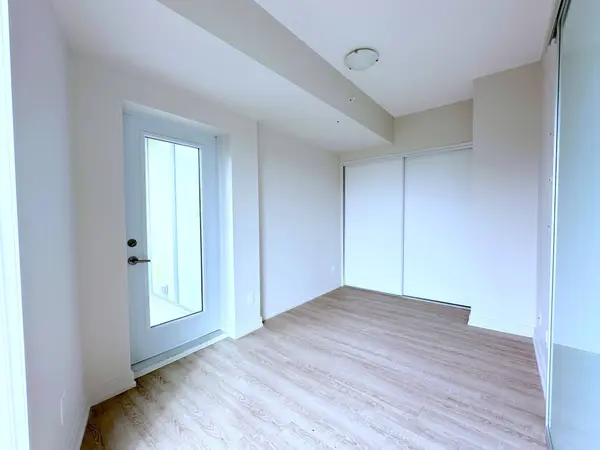 763 Woodbine AVE #613, Toronto E02, ON M4E 2J4