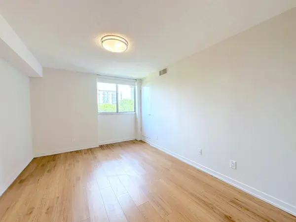 165 La Rose AVE #508, Toronto W09, ON M9P 3S9