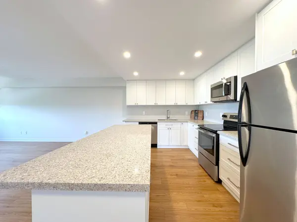 165 La Rose AVE #508, Toronto W09, ON M9P 3S9