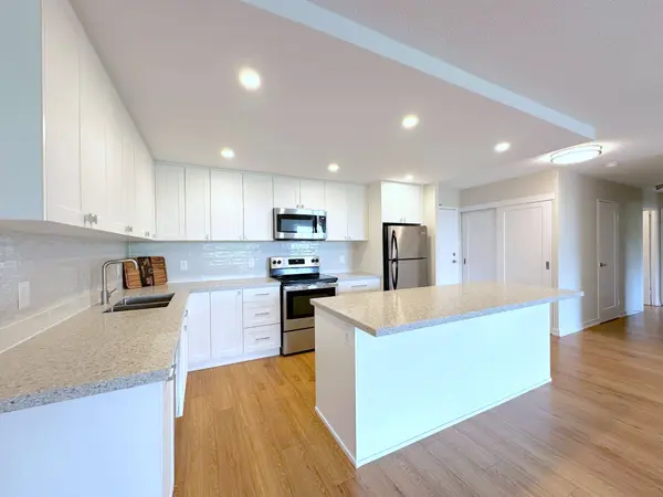 165 La Rose AVE #508, Toronto W09, ON M9P 3S9