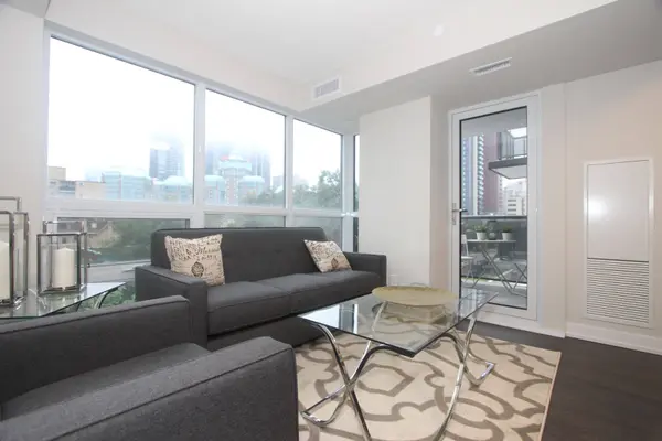 561 Sherbourne ST #3207, Toronto C08, ON M4X 0A1