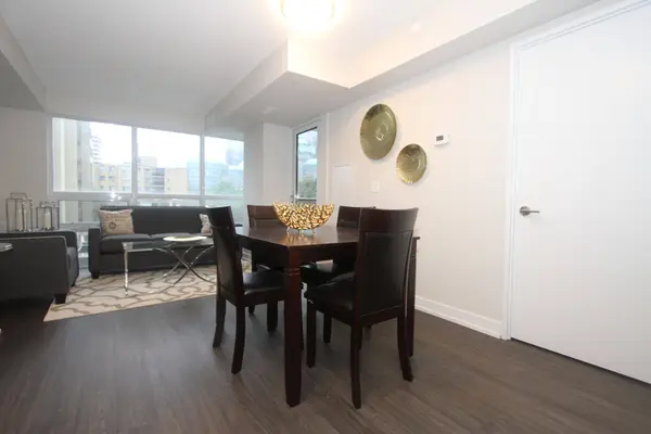561 Sherbourne ST #3207, Toronto C08, ON M4X 0A1