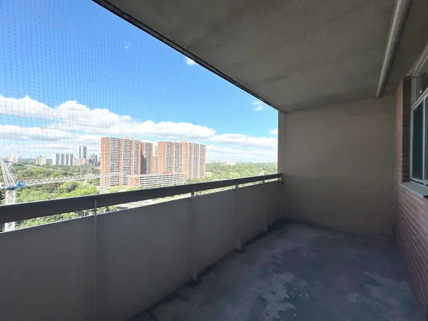 30 Denton AVE #1602, Toronto E06, ON M1L 4P2