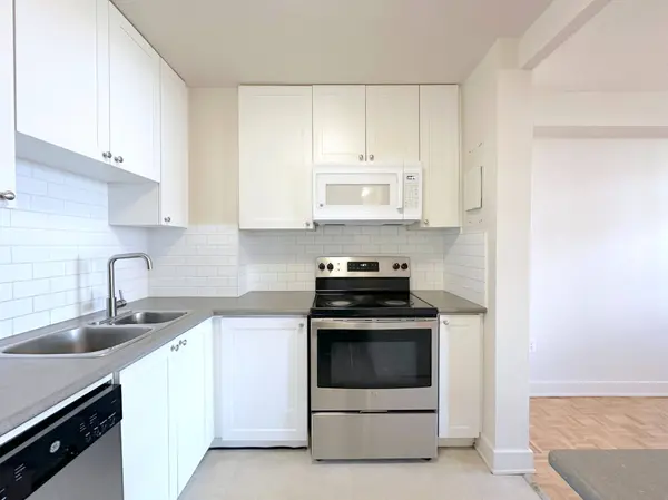 30 Denton AVE #1602, Toronto E06, ON M1L 4P2