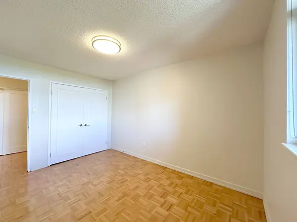 30 Denton AVE #925, Toronto E06, ON M1L 4P2