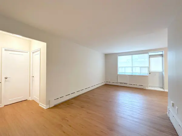 300 St Clair AVE W #506, Toronto C02, ON M4V 1S4