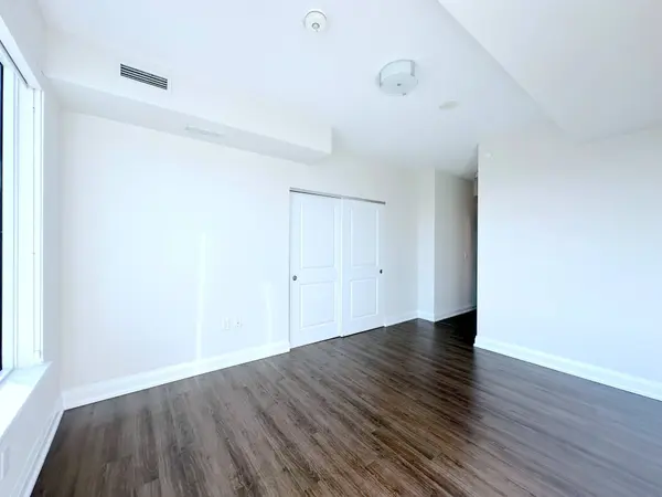 2333 Taunton RD #1006, Oakville, ON L6H 0N5