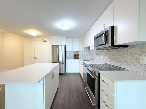 2333 Taunton RD #101, Oakville, ON L6H 0N5