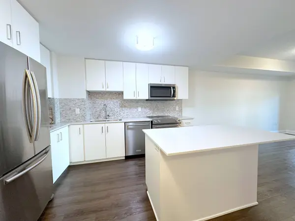 2333 Taunton RD #101, Oakville, ON L6H 0N5