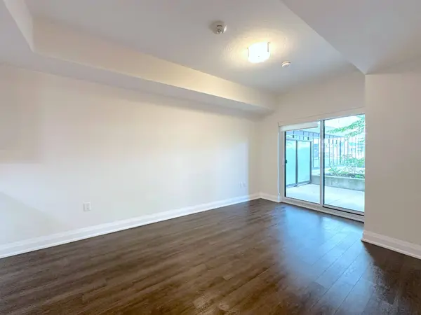 2333 Taunton RD #101, Oakville, ON L6H 0N5