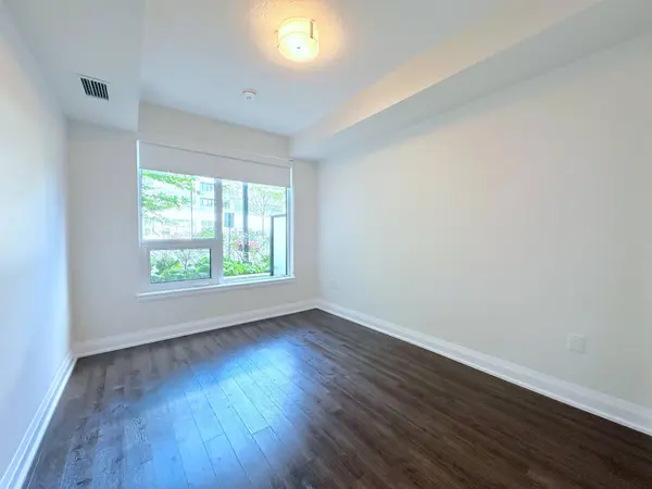 2333 Taunton RD #101, Oakville, ON L6H 0N5